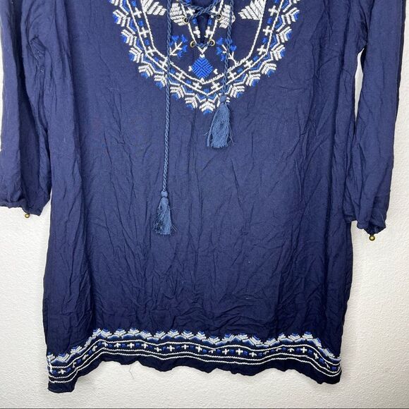 Forever 21 Embroidered Top - Picture 3 of 7